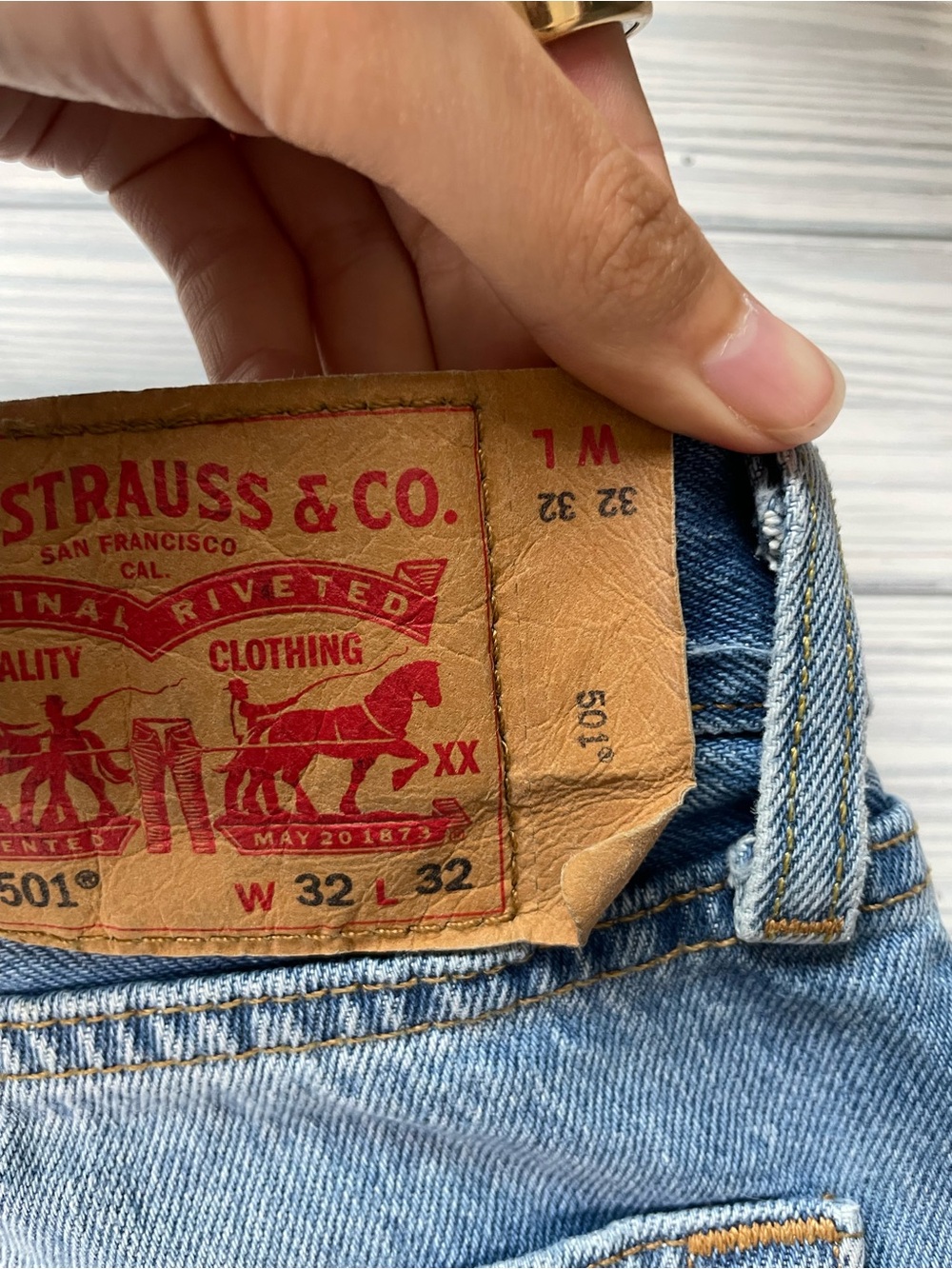 Levi's 501 Light Blue Distressed Men's Jeans 32x32 - Picture 9 of 11